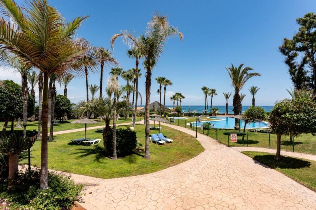 Ct 240 - Beachfront Apartment -Don Juan Manilva Exterior foto